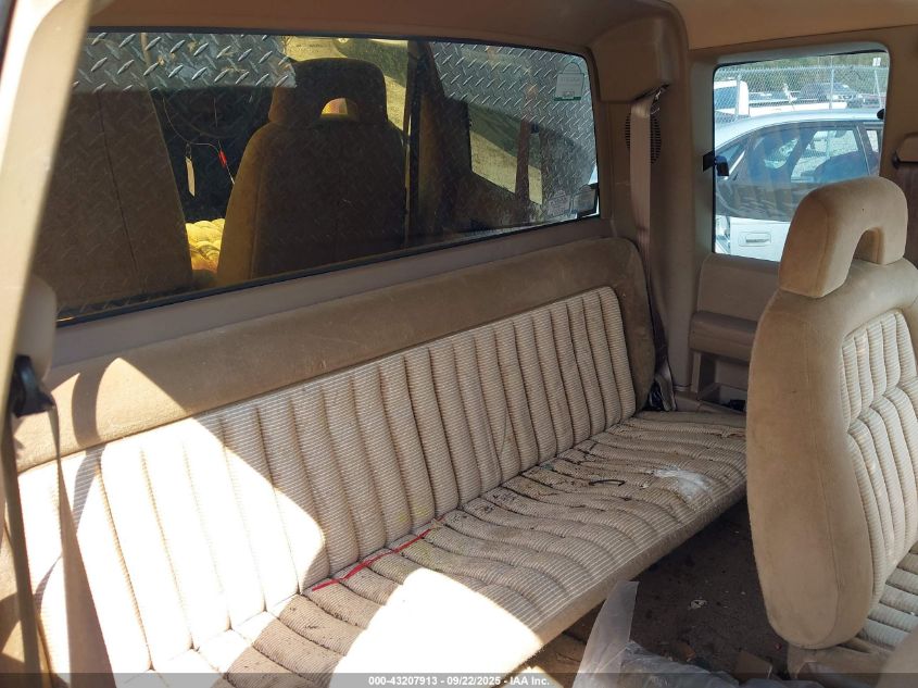 1994 Chevrolet Gmt-400 C1500 VIN: 2GCEC19K5R1192444 Lot: 43207913