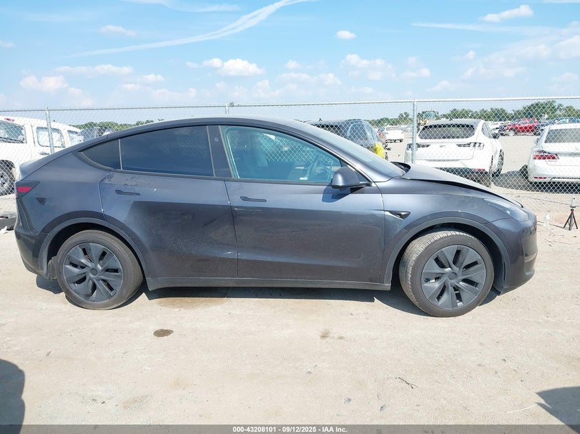 2025 Tesla Model Y Long Range Dual Motor All-Wheel Drive VIN: 7SAYGDED0SA371231 Lot: 43208101