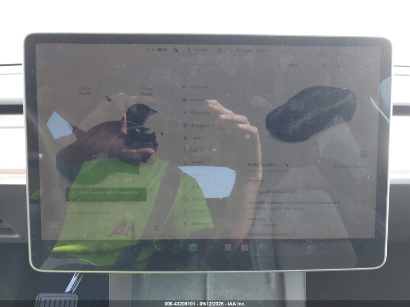 2025 Tesla Model Y Long Range Dual Motor All-Wheel Drive VIN: 7SAYGDED0SA371231 Lot: 43208101