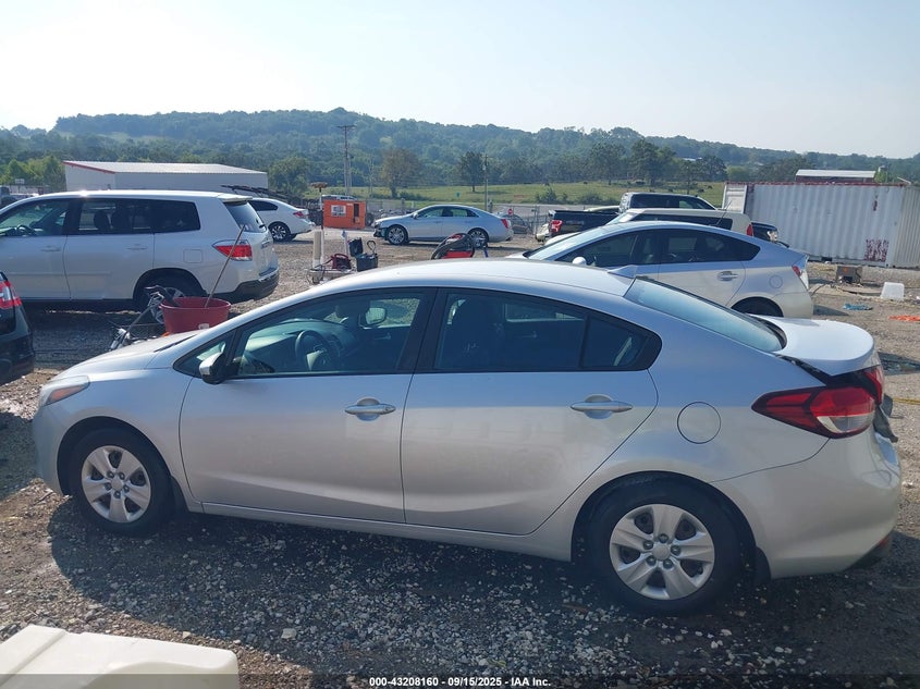 2017 Kia Forte Lx VIN: 3KPFL4A71HE062840 Lot: 43208160