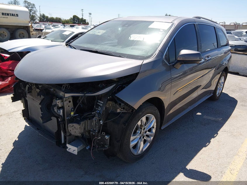 2024 Toyota Sienna Xle