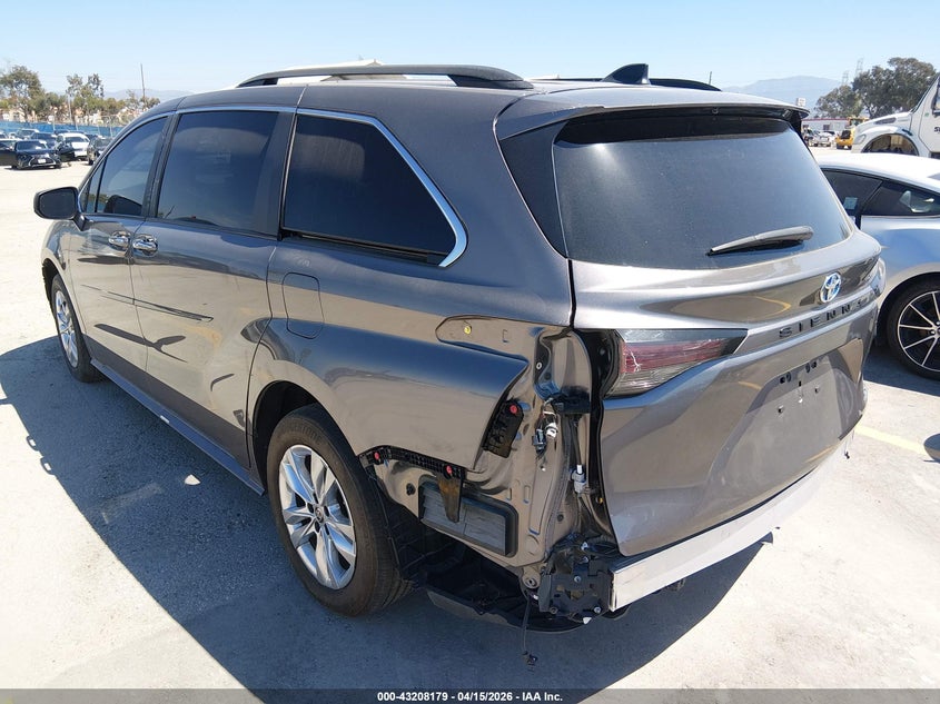 2024 Toyota Sienna Xle