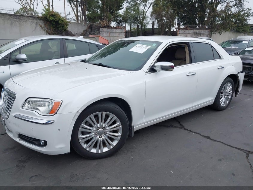 Vin: 2c3ccakg0dh539194, lot: 43702704, chrysler 300c awd 20132