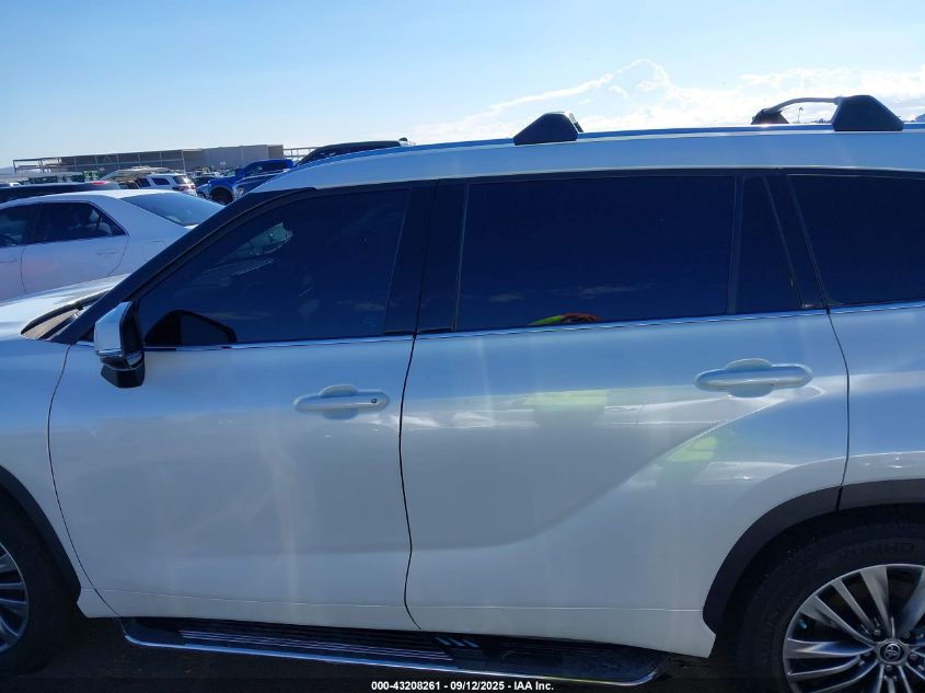 2022 Toyota Highlander Platinum VIN: 5TDFZRAH5NS111835 Lot: 43208261