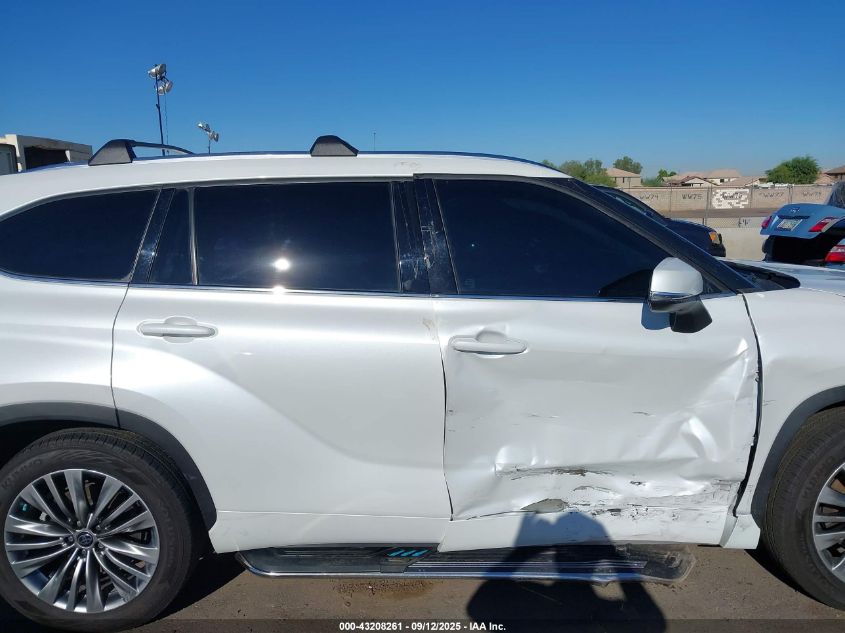 2022 Toyota Highlander Platinum VIN: 5TDFZRAH5NS111835 Lot: 43208261