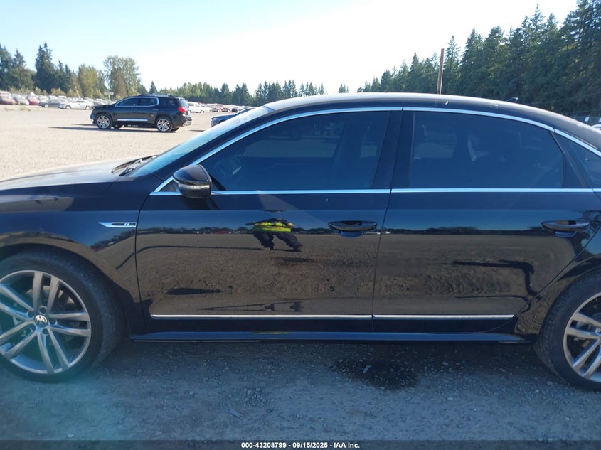 2019 VOLKSWAGEN PASSAT 2.0T SE R-LINE 1VWMA7A33KC010570