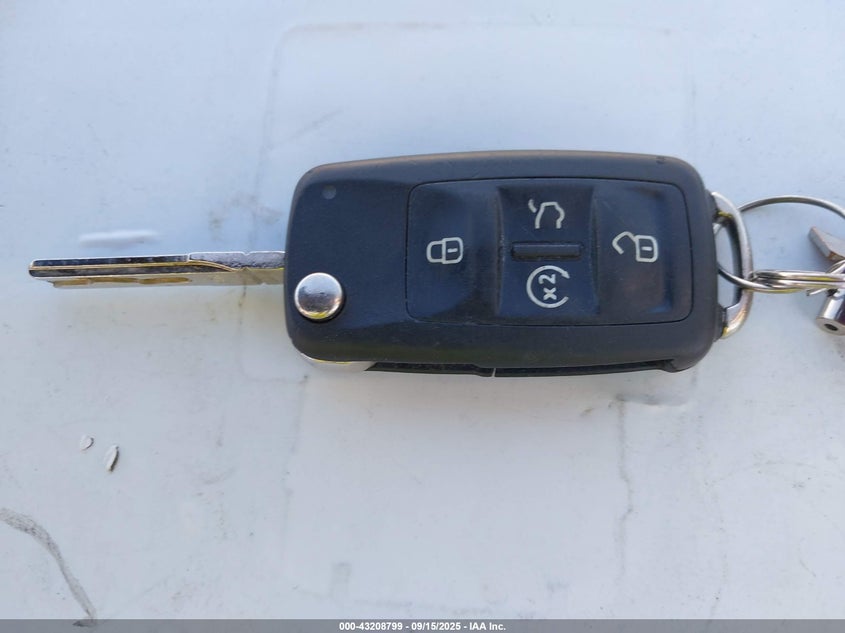 2019 VOLKSWAGEN PASSAT 2.0T SE R-LINE 1VWMA7A33KC010570