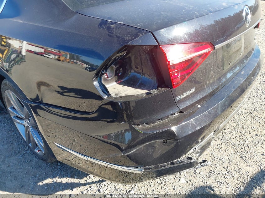 2019 VOLKSWAGEN PASSAT 2.0T SE R-LINE 1VWMA7A33KC010570