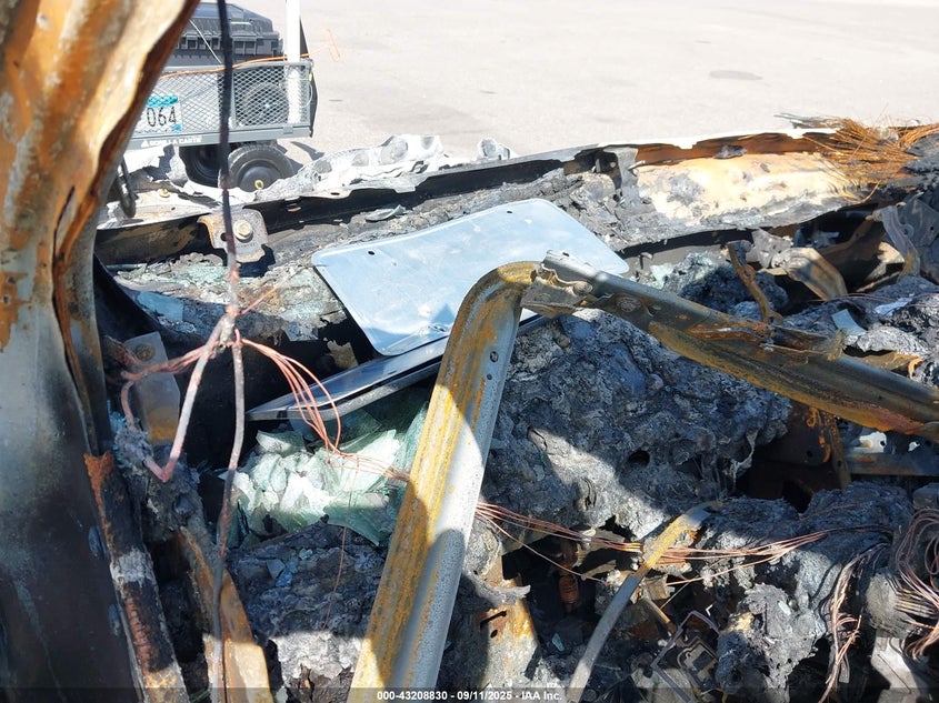 2017 SUBARU FORESTER 2.5I LIMITED - JF2SJAJC8HH494644