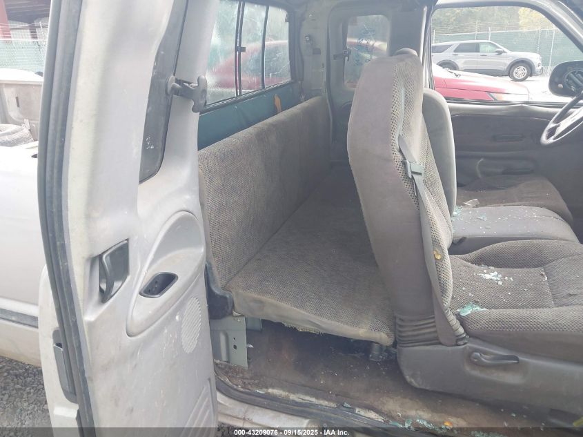 1998 Dodge Ram 2500 St VIN: 1B7KF23ZXWJ174822 Lot: 43209076