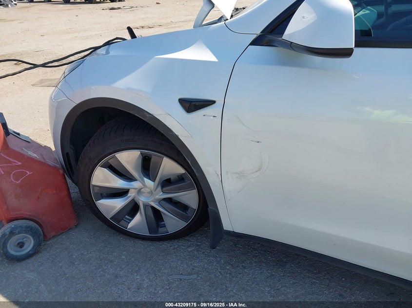 2023 Tesla Model Y Awd/Long Range Dual Motor All-Wheel Drive VIN: 7SAYGDEE6PA093872 Lot: 43209175