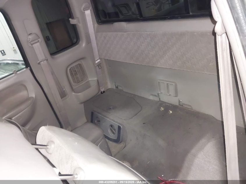 2002 Toyota Tacoma Base V6 VIN: 5TEWN72N52Z038565 Lot: 43209251