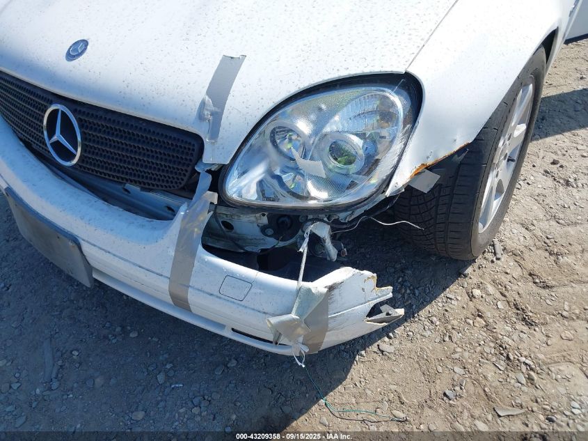 2000 Mercedes-Benz Slk 230 Kompressor VIN: WDBKK47F7YF154250 Lot: 43209358