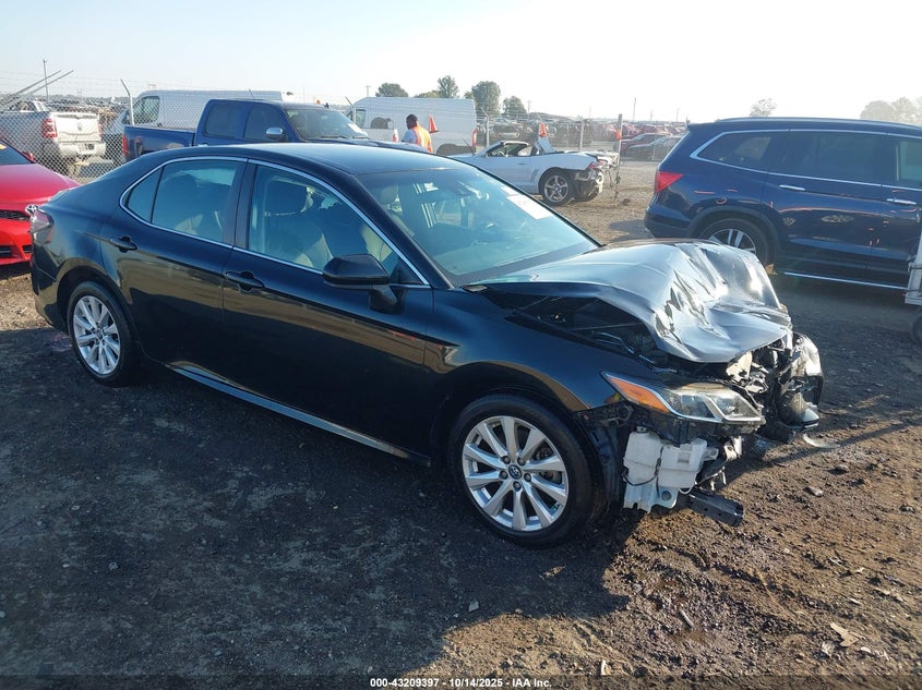 4T1B11HK5JU089510 2018 Toyota Camry Le auction photo 1