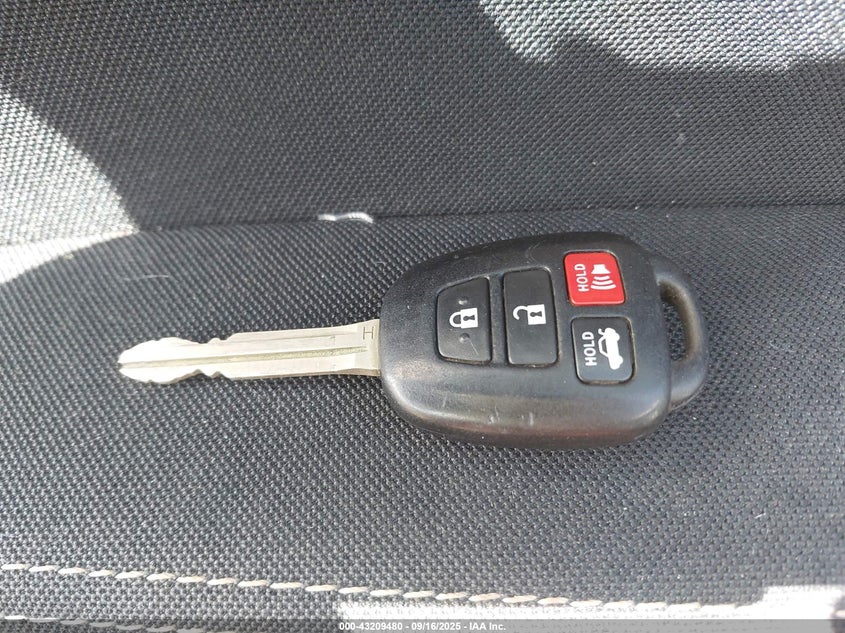 2014 TOYOTA COROLLA LE - 2T1BURHE1EC218818