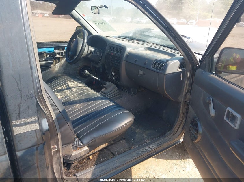 1N6SD11S9VC408521 1997 NISSAN  photo no. 5