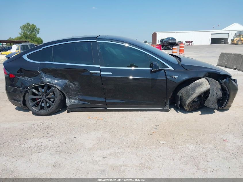 2017 Tesla Model X P100D VIN: 5YJXCBE40HF077672 Lot: 43209562