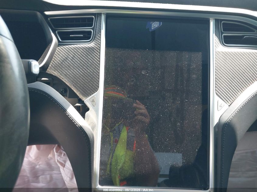 2017 Tesla Model X P100D VIN: 5YJXCBE40HF077672 Lot: 43209562