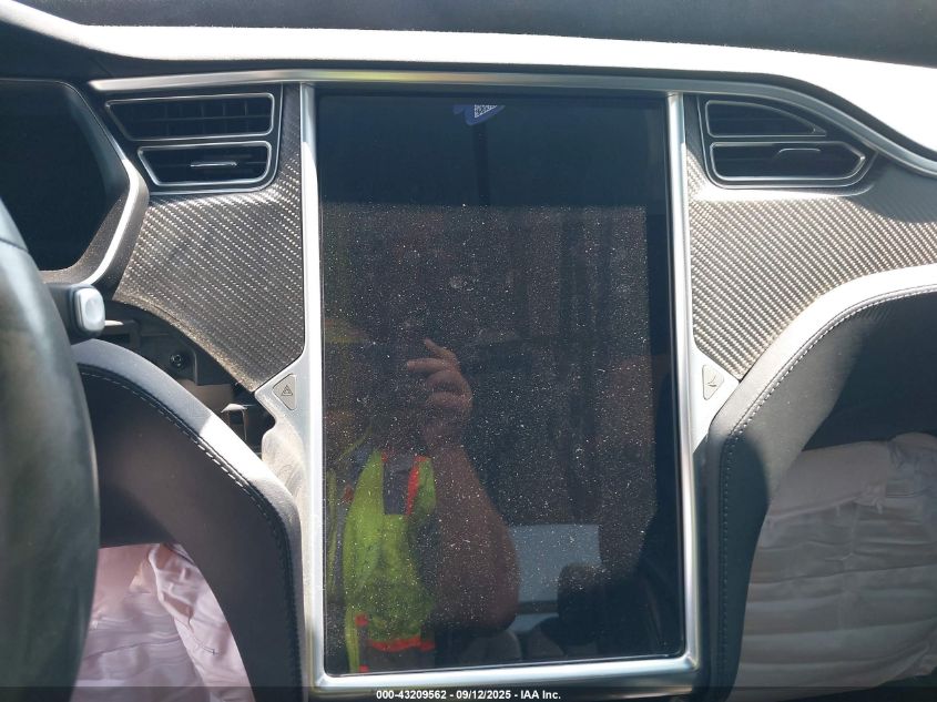 2017 Tesla Model X P100D VIN: 5YJXCBE40HF077672 Lot: 43209562