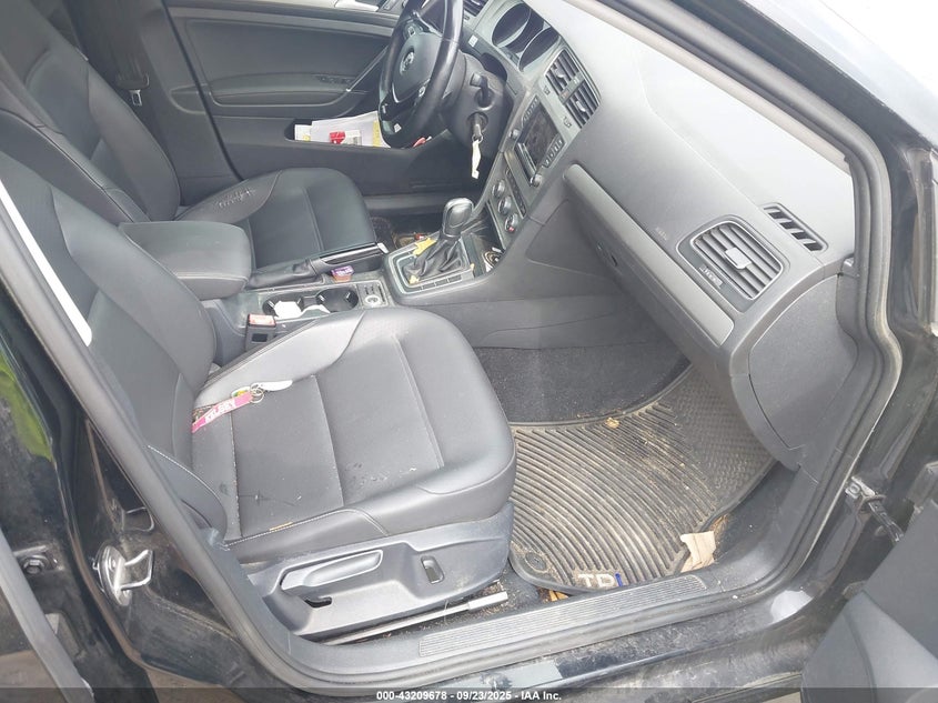 2015 VOLKSWAGEN GOLF TDI SE 4-DOOR - 3VW2A7AU5FM022014