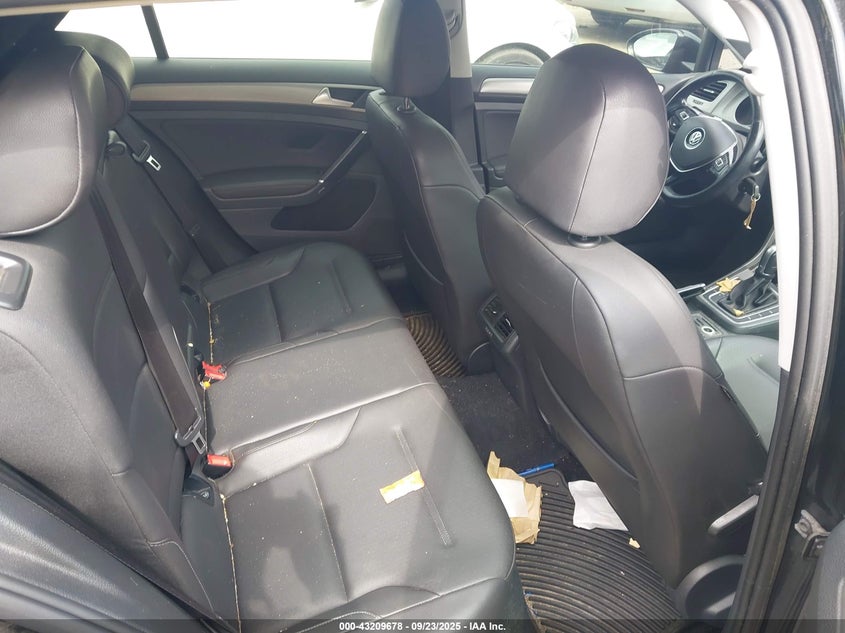 2015 VOLKSWAGEN GOLF TDI SE 4-DOOR - 3VW2A7AU5FM022014