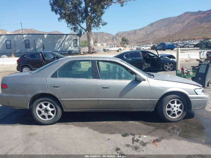 1999 Toyota Camry Le V6 VIN: 4T1BF28K2XU074964 Lot: 43209741