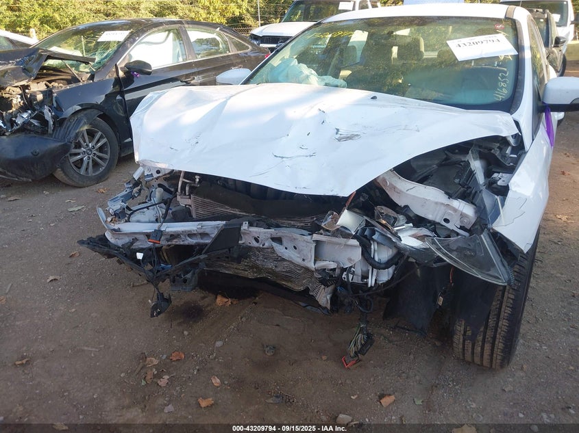 2016 FORD FOCUS SE - 1FADP3F20GL264857