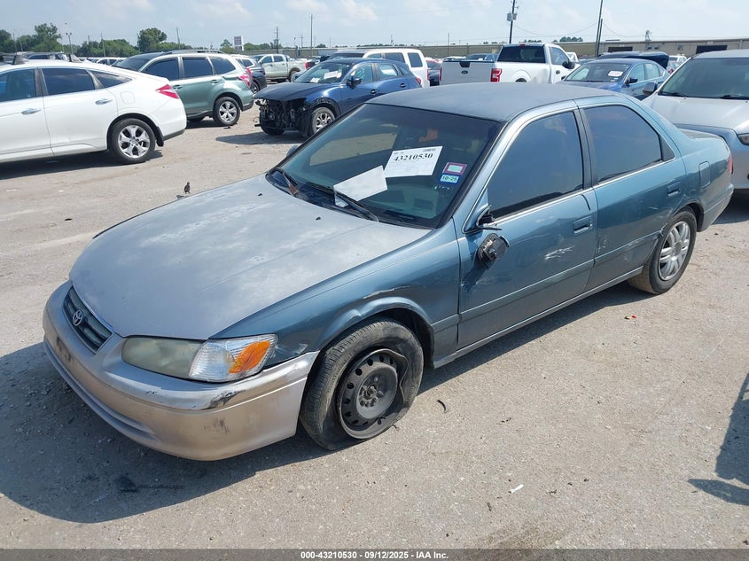 JT2BG22KX10601621 2001 TOYOTA CAMRY photo no. 2