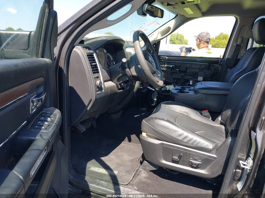 2017 RAM 2500 LARAMIE  4X4 6'4 BOX - 3C6UR5NL7HG568767