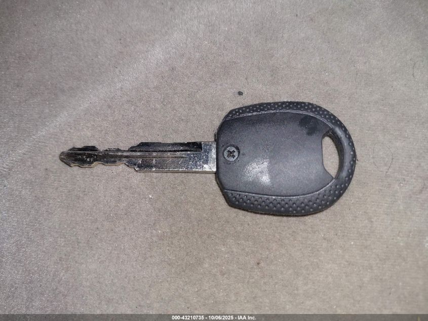 2005 Mercury Grand Marquis Gs VIN: 2MEFM74W65X601300 Lot: 43210735