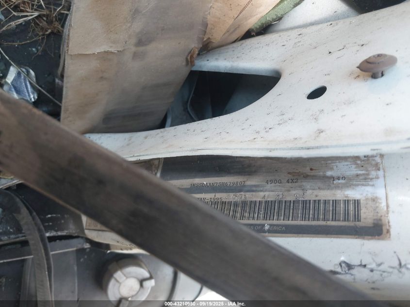 1995 International 4000 4900 VIN: 1HSSDAAN7SH679807 Lot: 43210950