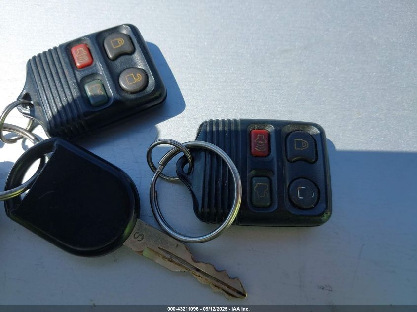 2008 Mercury Mountaineer Premier VIN: 4M2EU48898UJ15111 Lot: 43211096