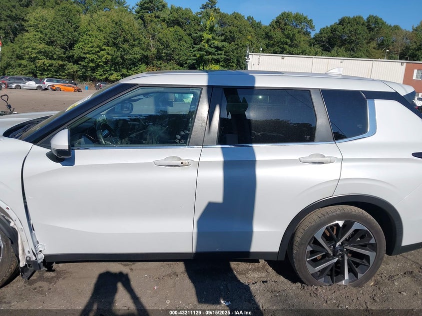 2022 Mitsubishi Outlander Black Edition S-Awc/Se 2.5 S-Awc/Se Launch Edition S-Awc VIN: JA4J4UA8XNZ015512 Lot: 43211129
