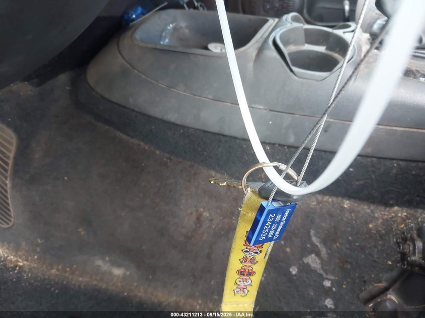 1998 GMC Jimmy Sle VIN: 1GKCS13W3W2558763 Lot: 43211213