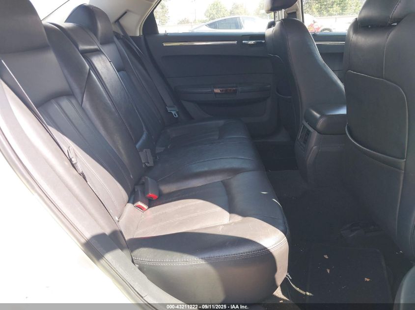 2009 Chrysler 300C Hemi VIN: 2C3KA63T49H572541 Lot: 43211222