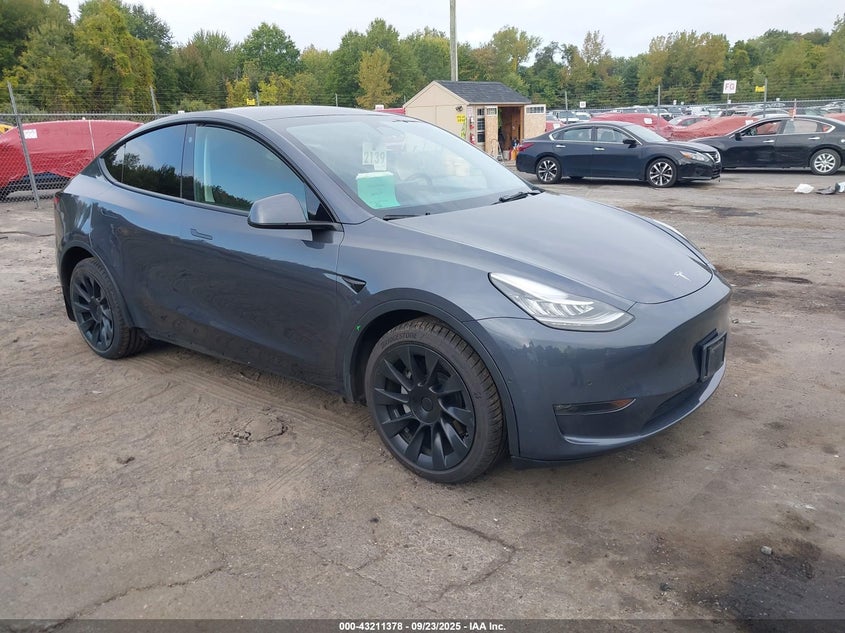TESLA MODEL Y LONG RANGE DUAL MOTOR ALL-WHEEL DRIVE