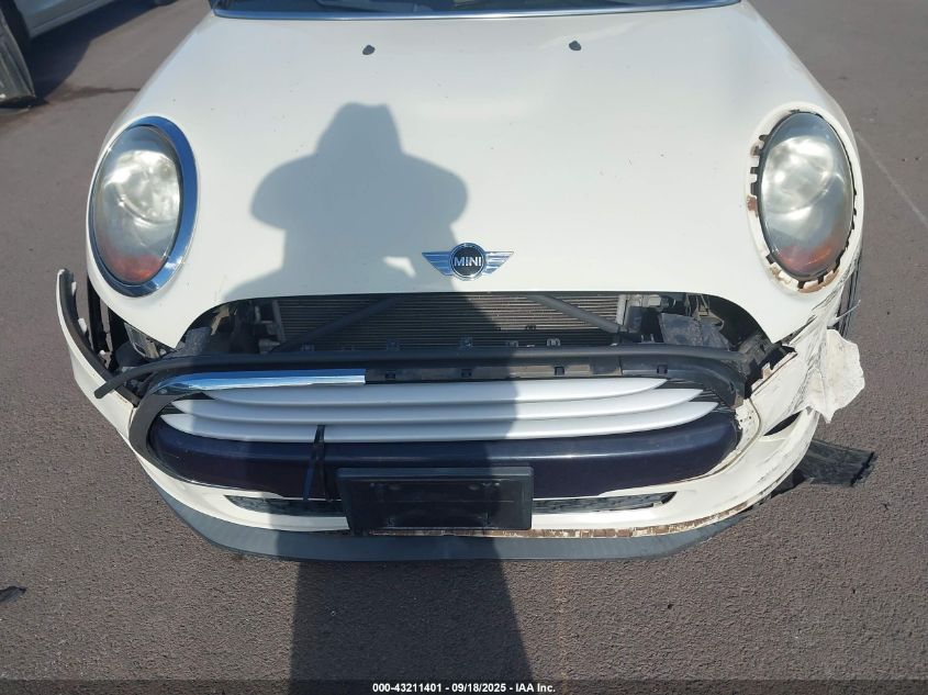 2015 Mini Hardtop Cooper VIN: WMWXS5C52FT832411 Lot: 43211401