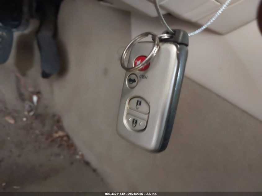 2010 Toyota Avalon Limited VIN: 4T1BK3DB1AU362330 Lot: 43211542