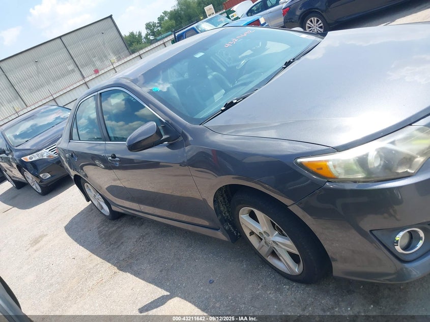 4T1BF1FK1EU420884 2014 Toyota Camry Se auction photo 1