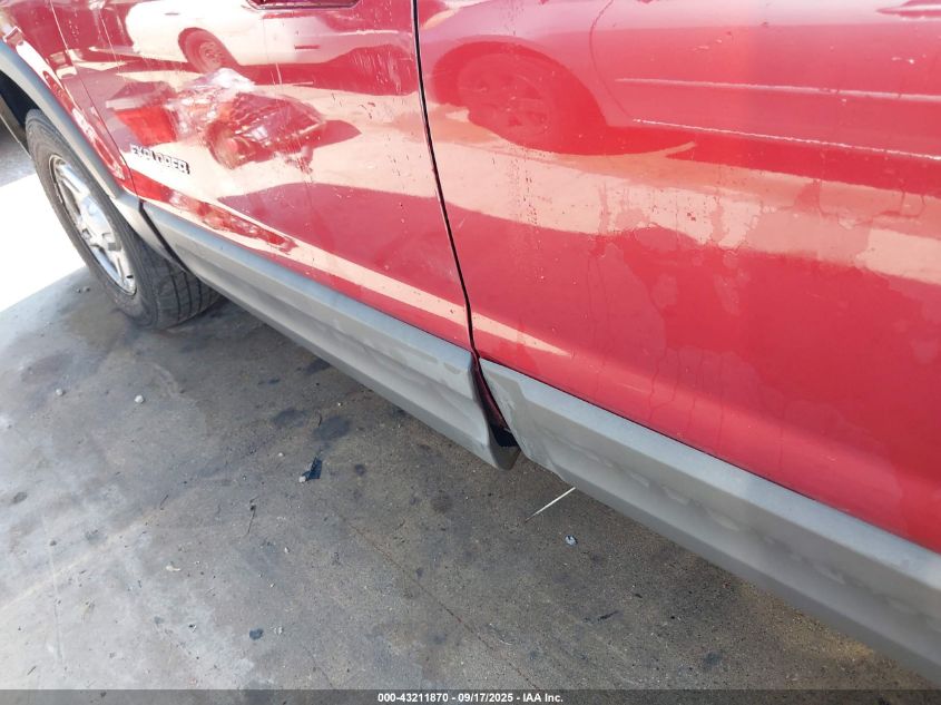 2002 Ford Explorer Xlt VIN: 1FMZU73E32UA08581 Lot: 43211870