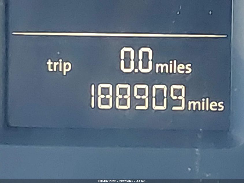 2015 Volkswagen Passat 1.8T Limited Edition VIN: 1VWAT7A35FC084351 Lot: 43211893