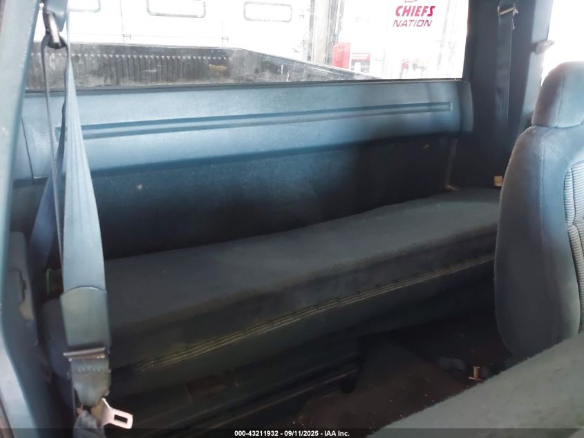 1994 Chevrolet Gmt-400 C1500 VIN: 2GCEC19K2R1212228 Lot: 43211932