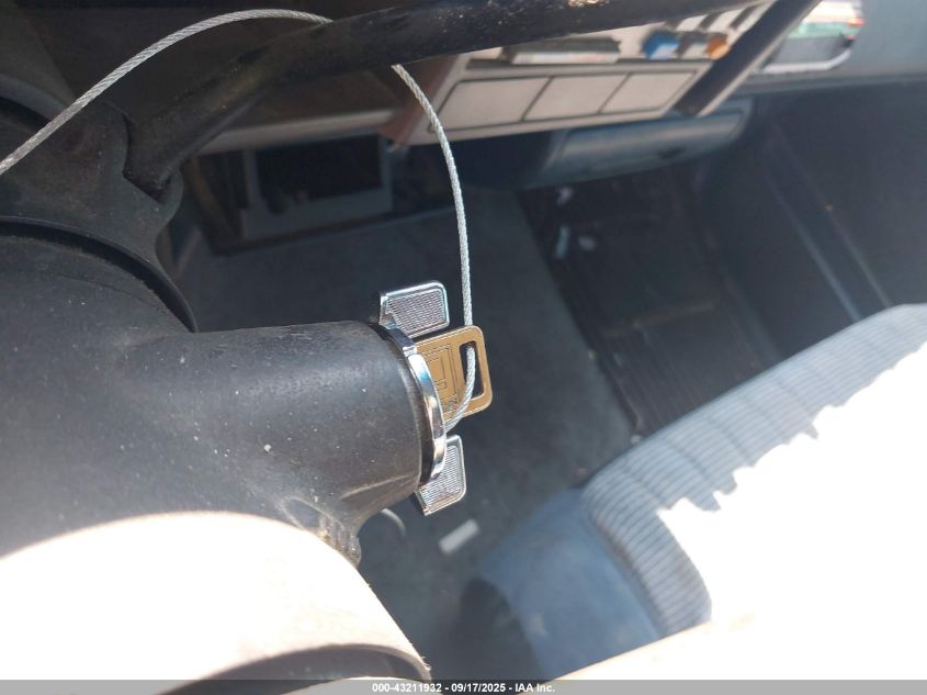 1994 Chevrolet Gmt-400 C1500 VIN: 2GCEC19K2R1212228 Lot: 43211932