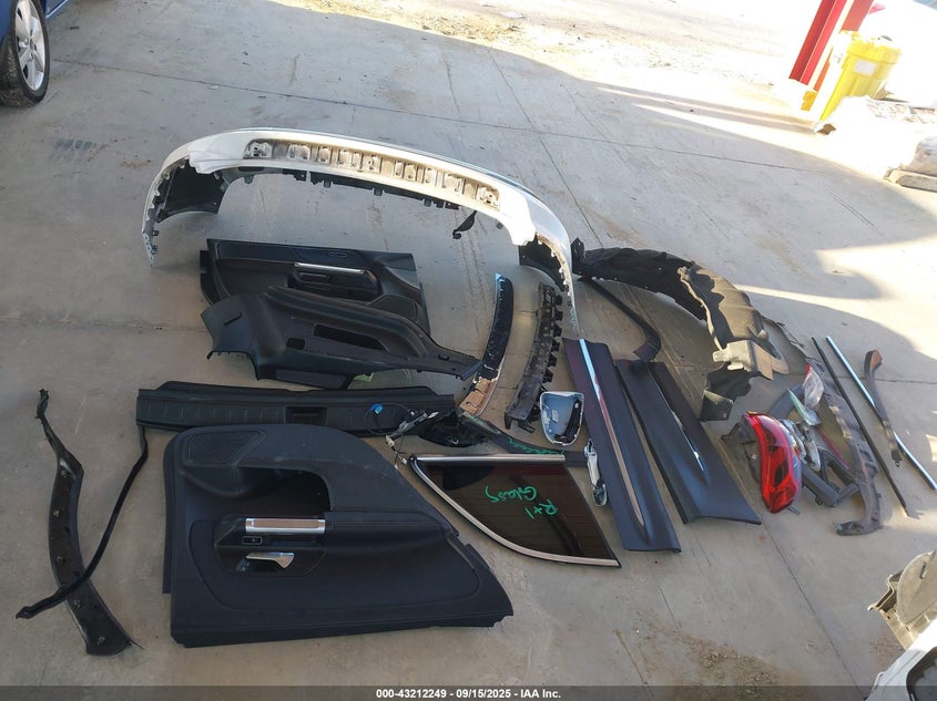 2022 MERCEDES-BENZ GLB 250 - W1N4M4GB7NW189926