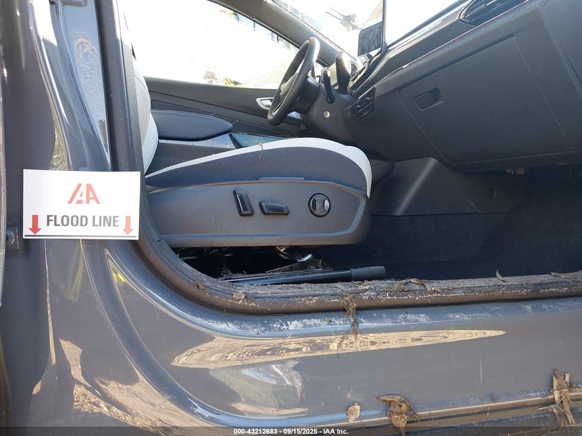 1V25MPE81SC006505 2025 VOLKSWAGEN ID.4 photo no. 6