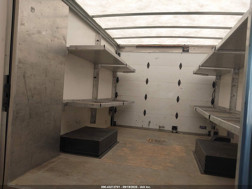 2022 Chevrolet Express Cutaway Work Van VIN: 1GB3GSC77N1251021 Lot: 43212701