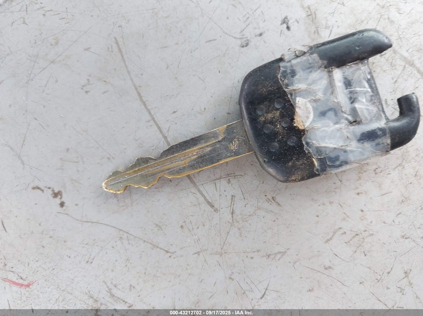 2005 Mercury Grand Marquis Gs VIN: 2MEFM74W85X618499 Lot: 43212702