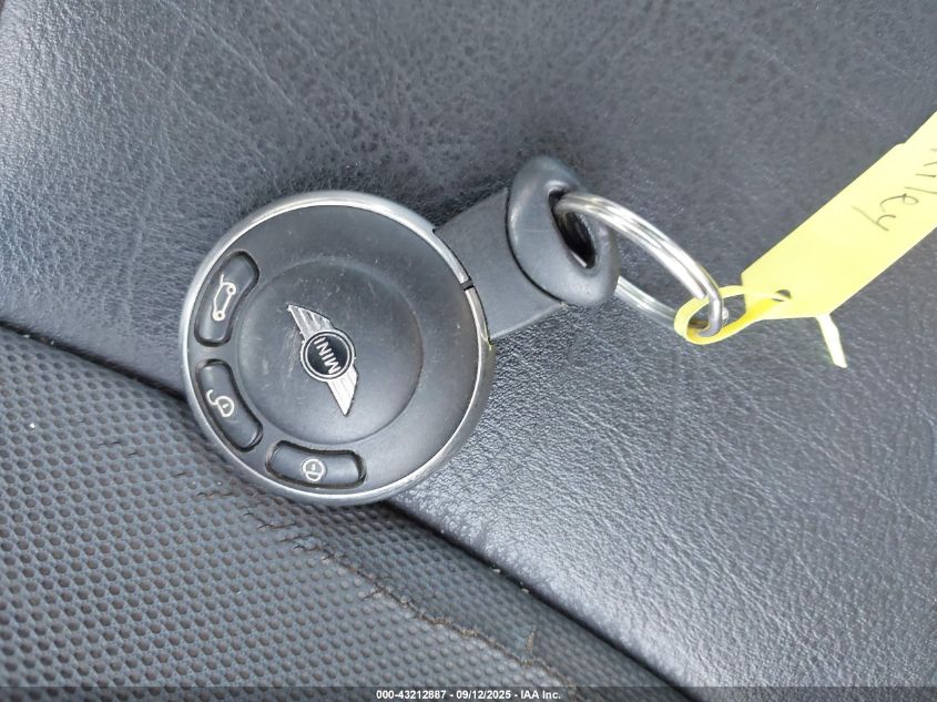 2010 Mini Cooper S VIN: WMWMF7C54ATX43922 Lot: 43212887