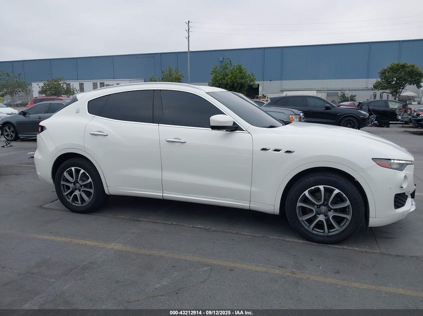 2017 Maserati Levante white other gasoline ZN661XUL1HX207292 photo #1