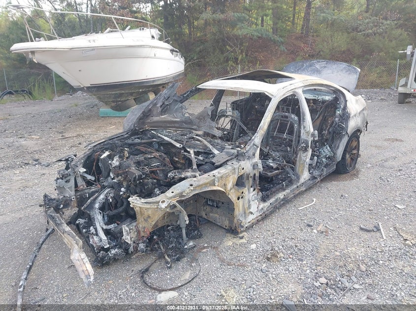 WBA5A5C58ED508138 2014 BMW 5ER photo no. 2